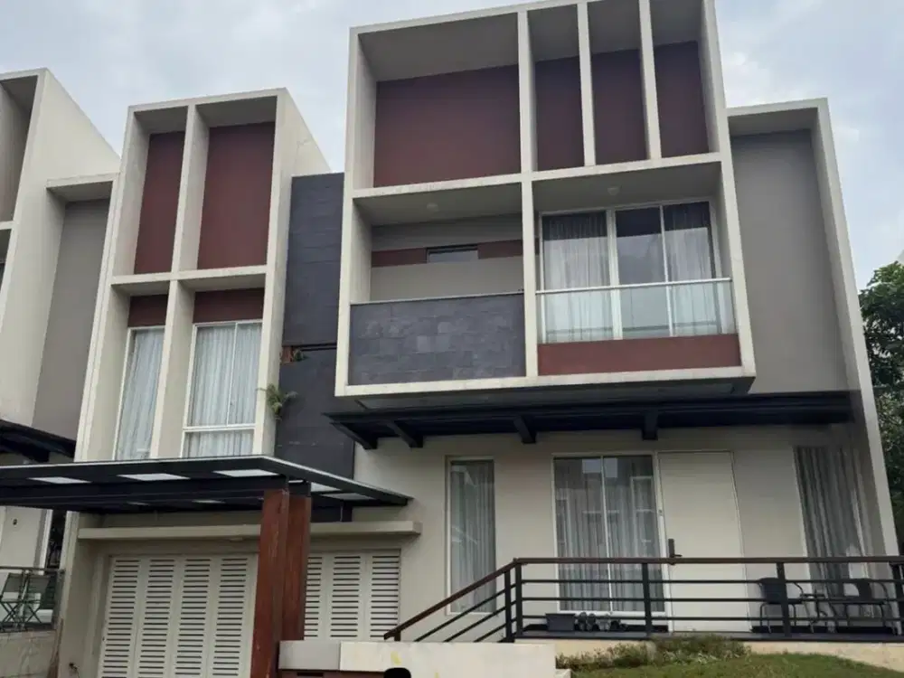 Rumah Hook 2 Lantai 4+1 Kamar Hadap Selatan di Mozart