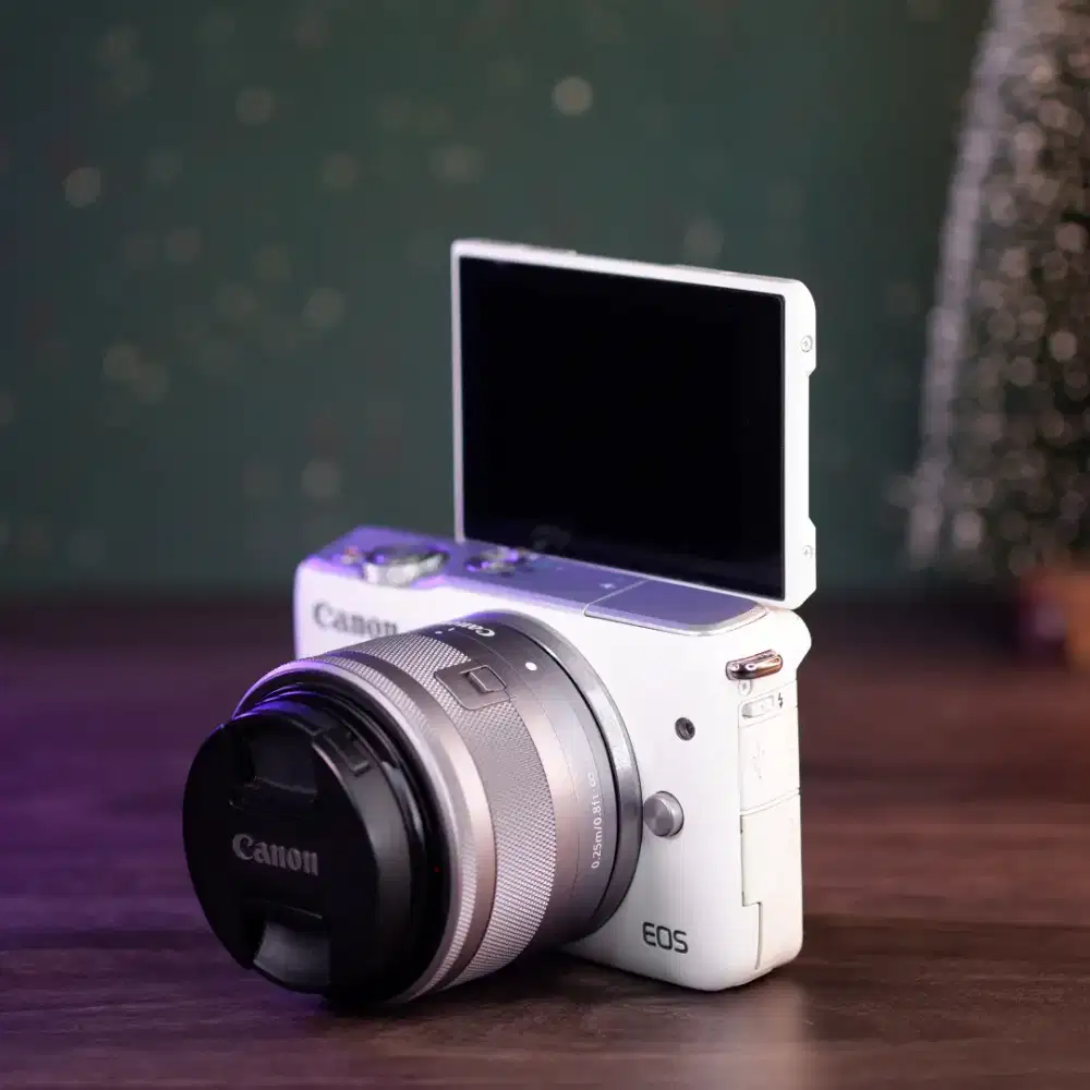 Canon EOS M10 Kit Hits 2025-2026
