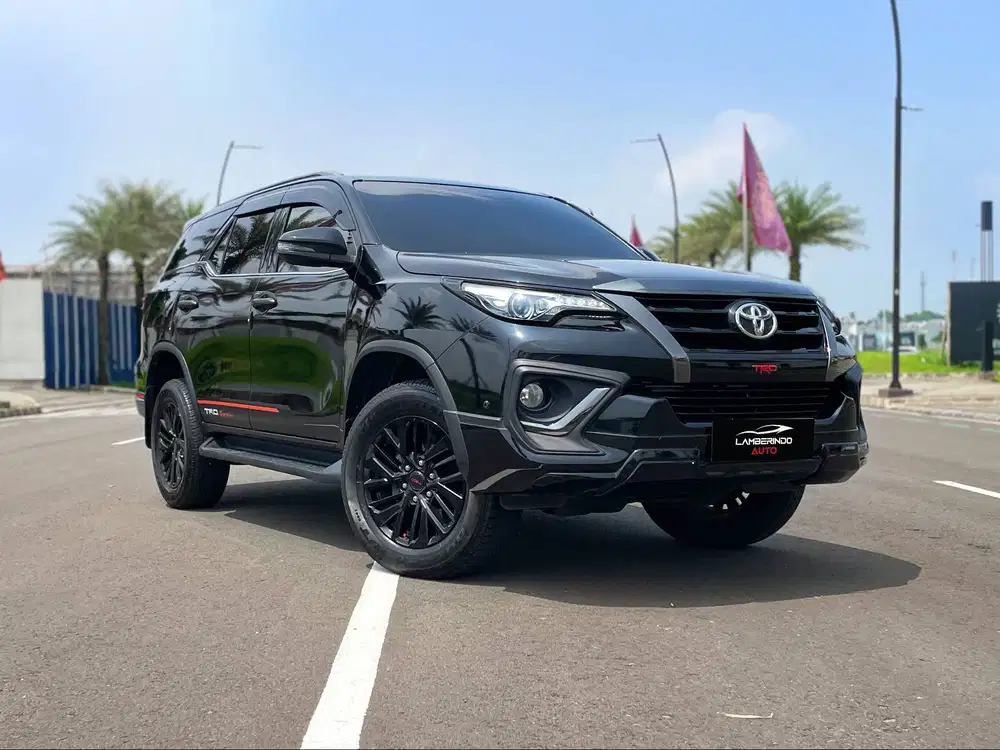 TOYOTA FORTUNER VRZ TRD 2.4 TURBO DIESEL 2020 HITAM  LOW ODO