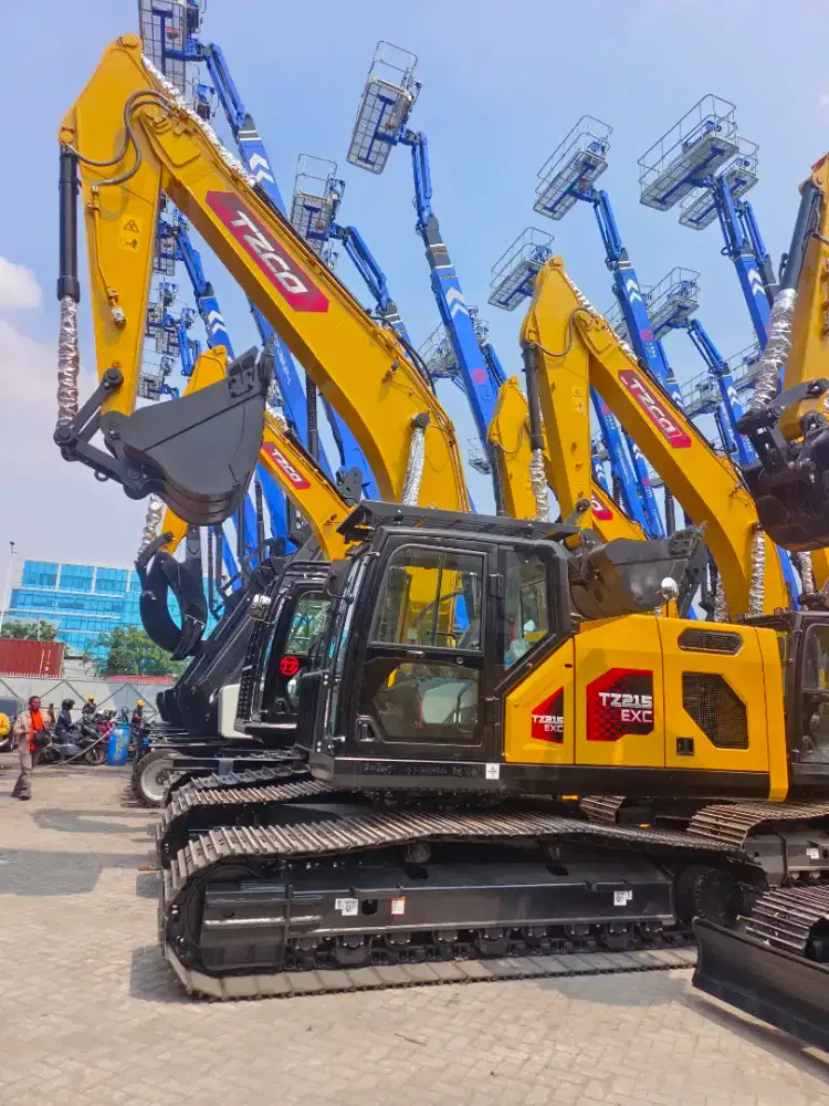 Excavator TZCO type TZ215 kelas 21,5 ton