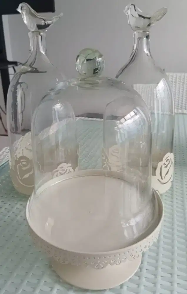 Tempat kue / Cake stand with glass dome, New Old Stock