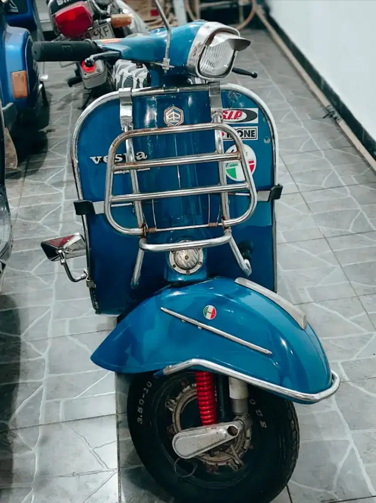 Vespa 150cc, Warna Biru Tua, Tahun 1977