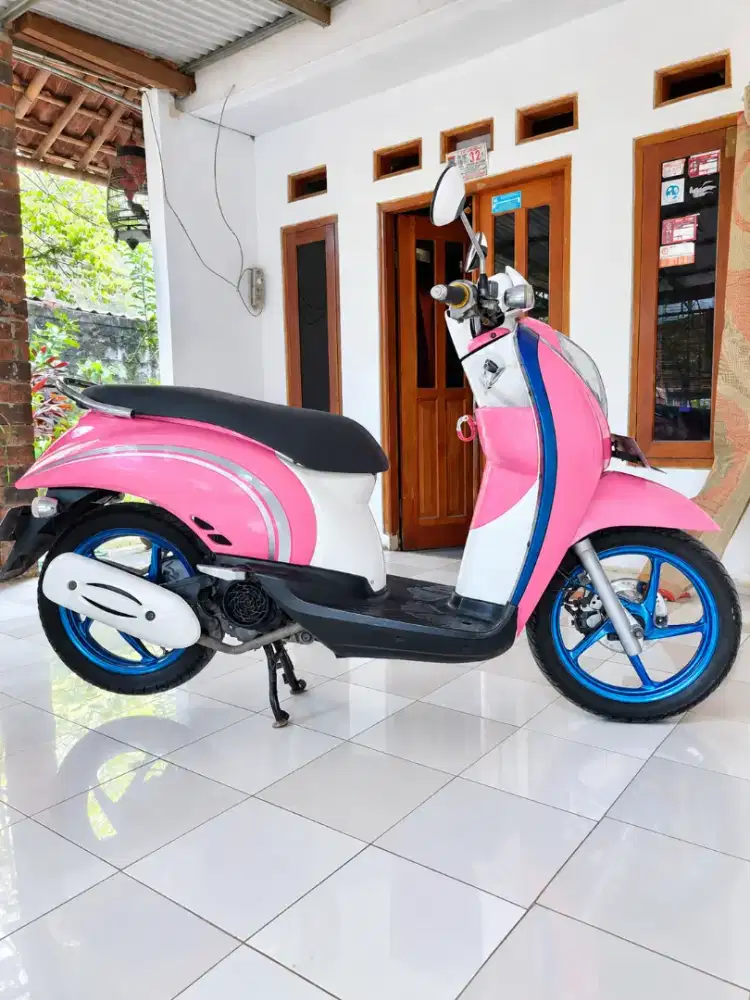 Scoopy karbu asli pink putih