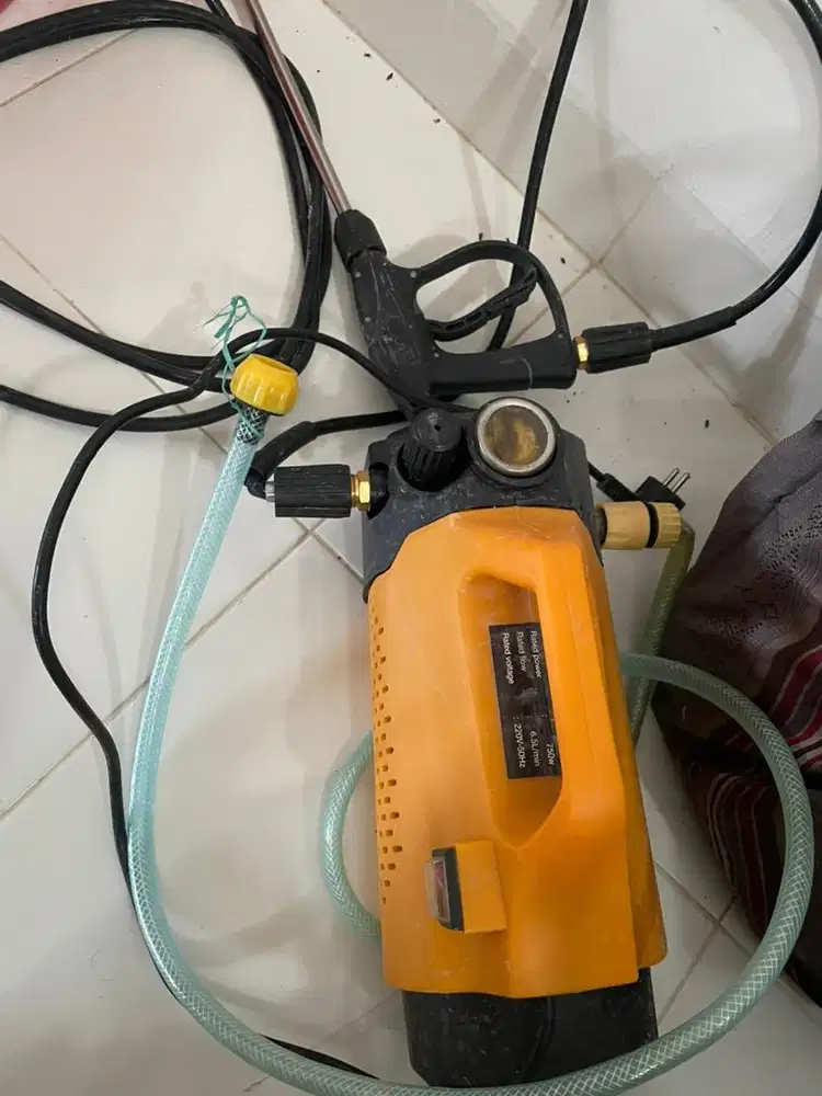 Alat cuci mobil ikura