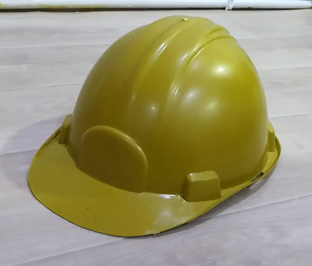 Helm Proyek Murah