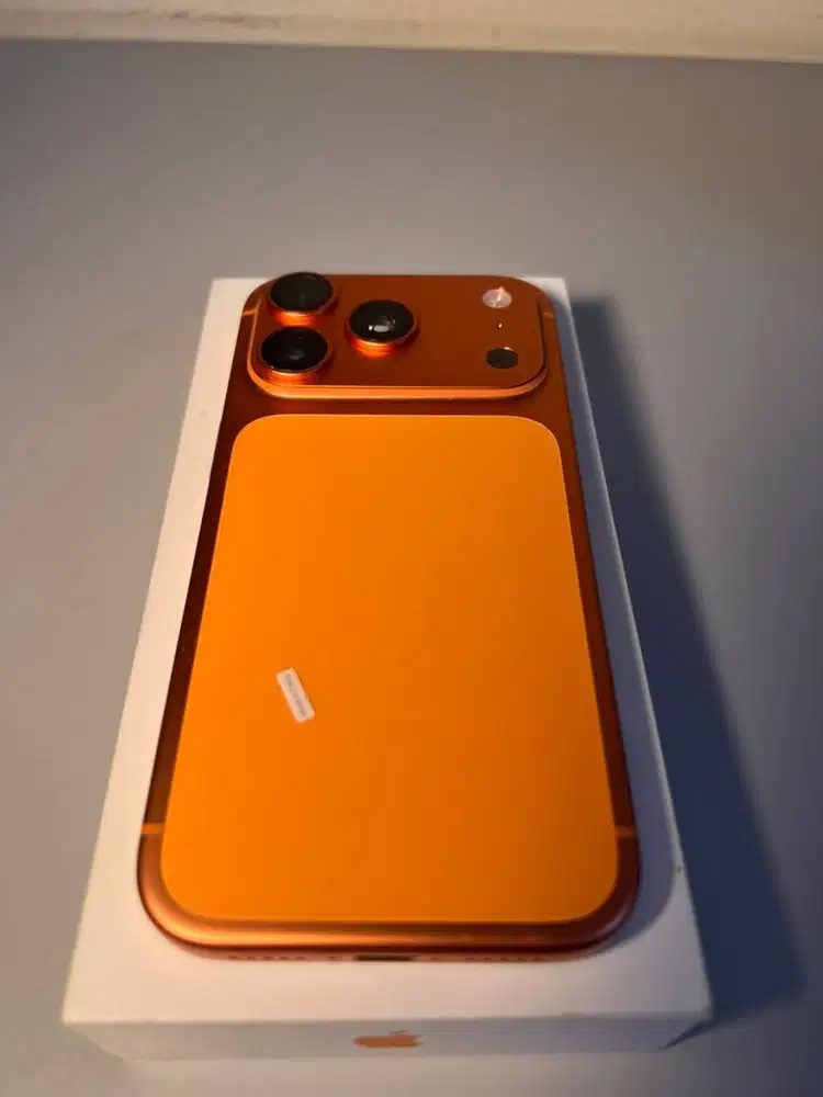 Dijual CEPAT iPhone 17 Pro 256GB – Cosmic Orange | Like New