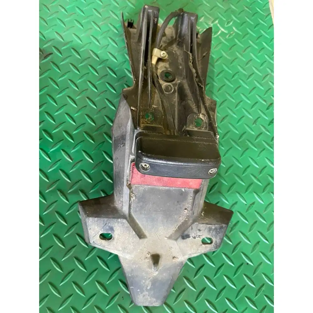 Spakbor Belakang CRF Original Copotan