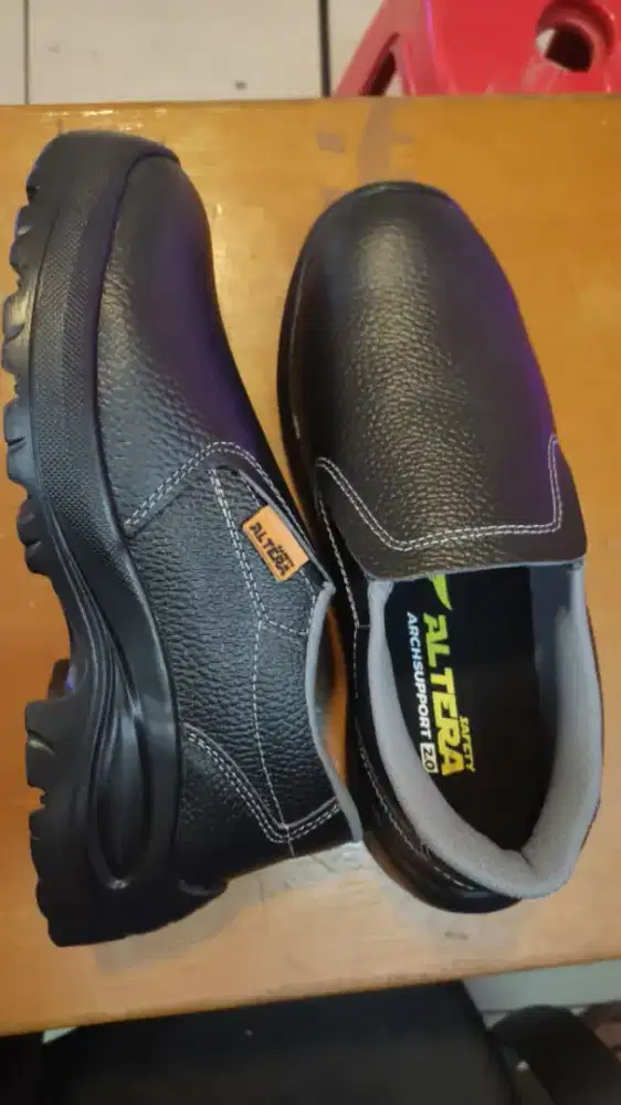 Sepatu Safety Proyek