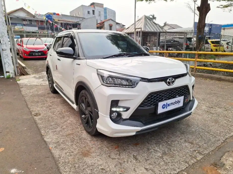 DP MURAH Toyota Raize 1.0 GR Sport Two Tone Bensin-AT CNZOB