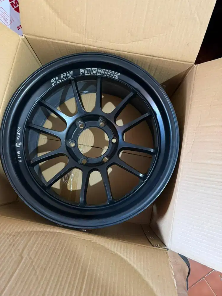 Velg R18 Ring 18 model Venom R Black Satin