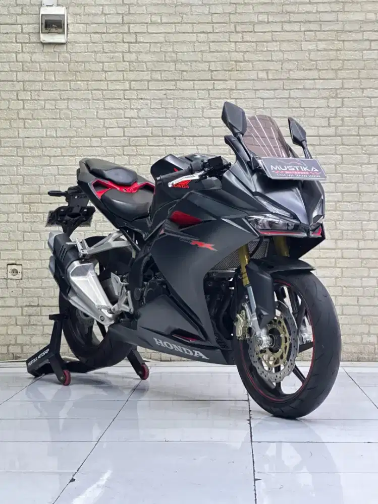Perfect Condition!!Honda CBR 250RR 2017 Plat Jatim Black Mulus-Mustika