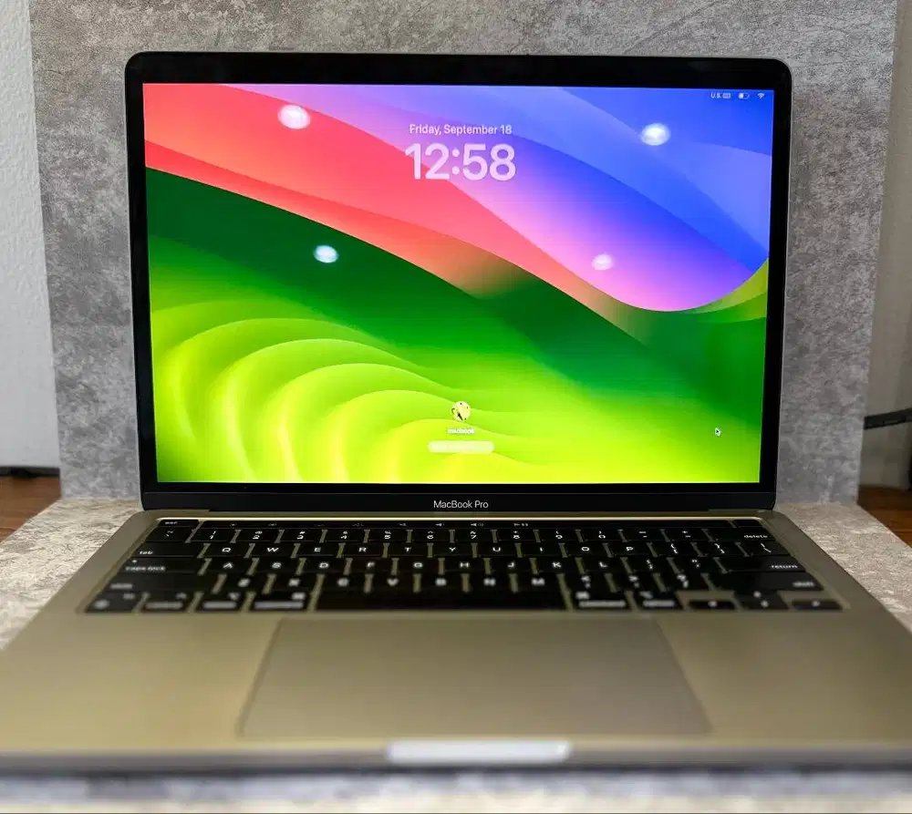 MacBook Pro M1 13 inch 2020 / RAM 16 GB/ SSD 256 GB