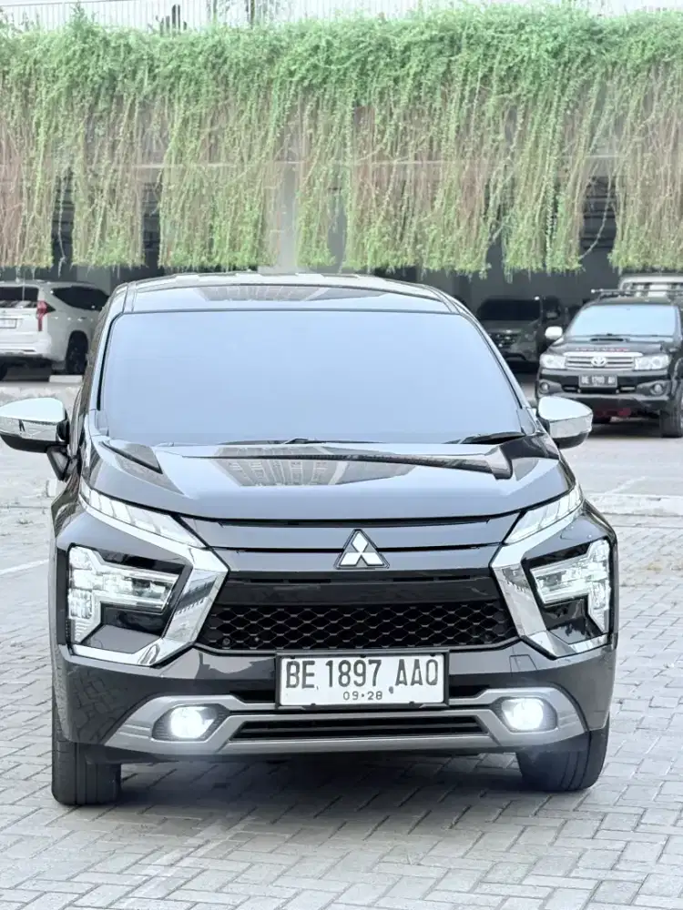 Mitsubishi Xpander Ultimate metik CVT Matic 2023