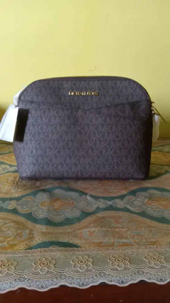 Tas Michael Kors dome xbody