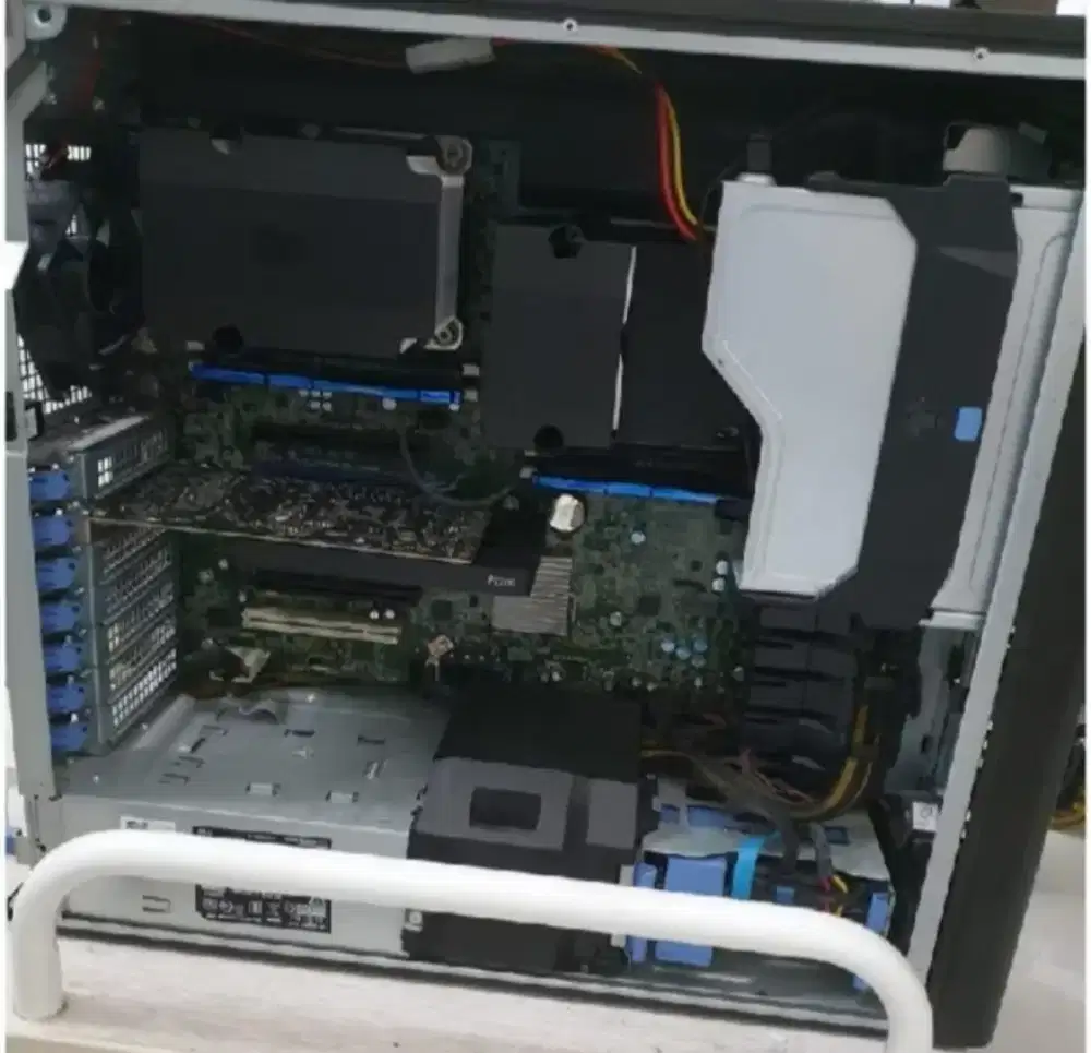 PC server Dell T7810