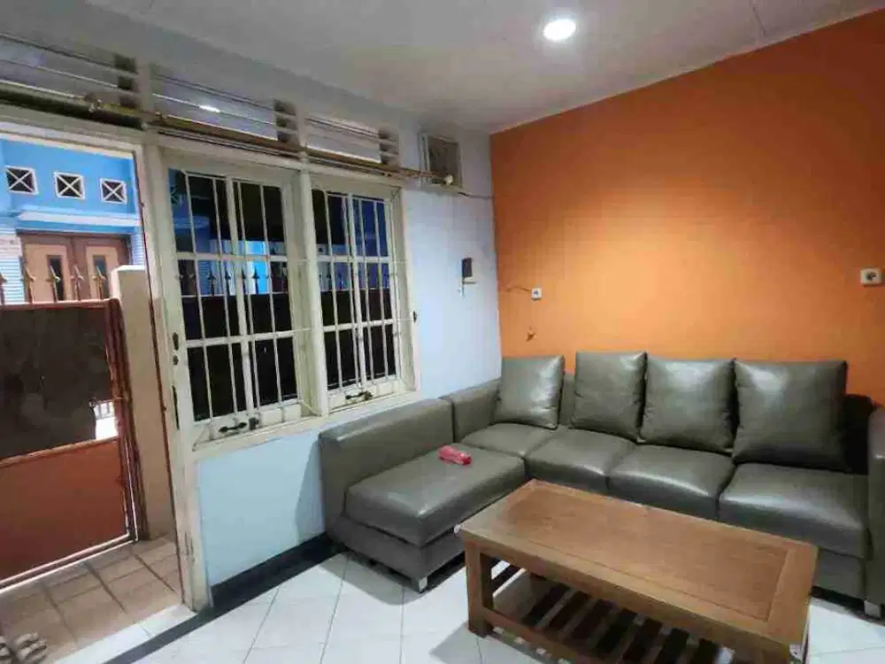 rumah nempel pusat kota Jakarta Pusat