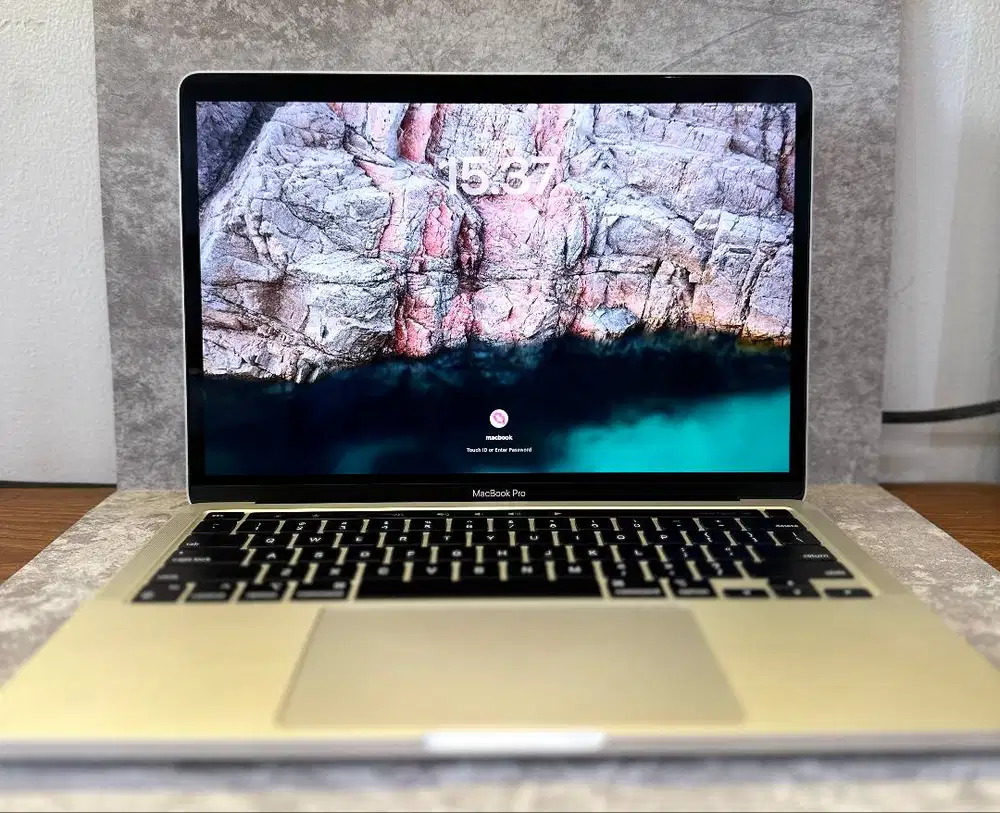 Macbook Pro 13 M2 2022 / RAM 8GB / SSD 1TB