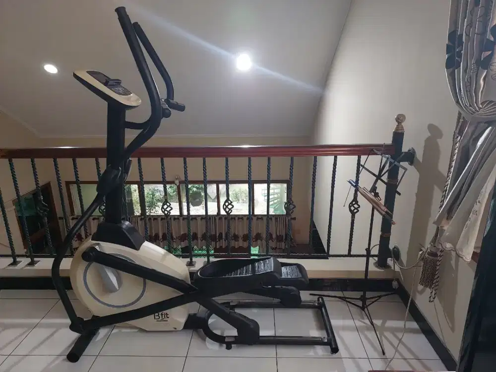 Bfit elliptical platimum SE 205