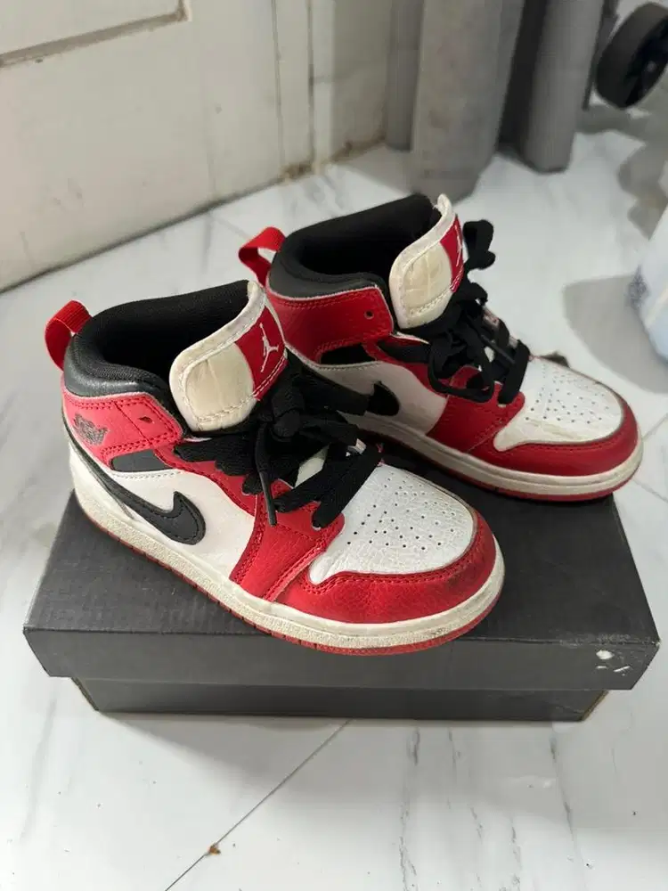 NIKE Sepatu Sneakers Anak AIR JORDAN 1 MID White red chicago ORIGINAL