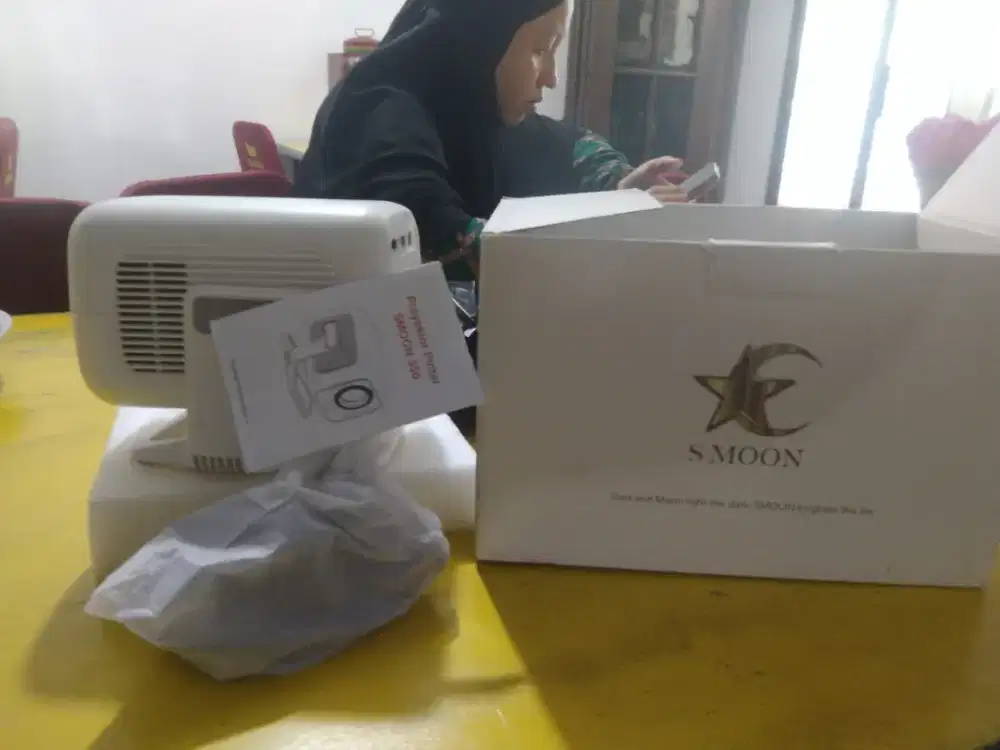DIJUAL CEPAT PROJECTOR SMOON 350 (SANGAT TERBATAS)