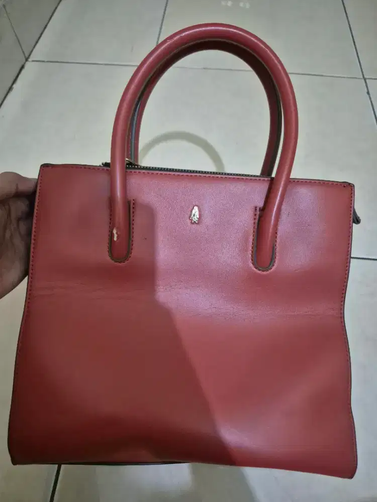 Tas wanita merk hush puppies