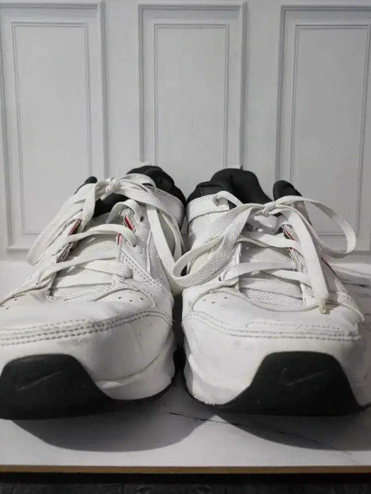 SEPATU NIKE OLAHRAGA
