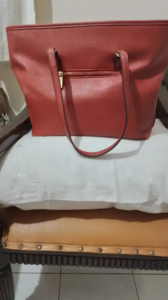 Tas wanita merk michael kors