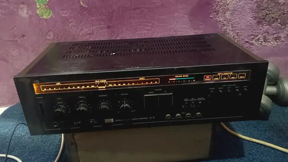 Amplifier SANSUI A-9 masih bagus orian made in japan