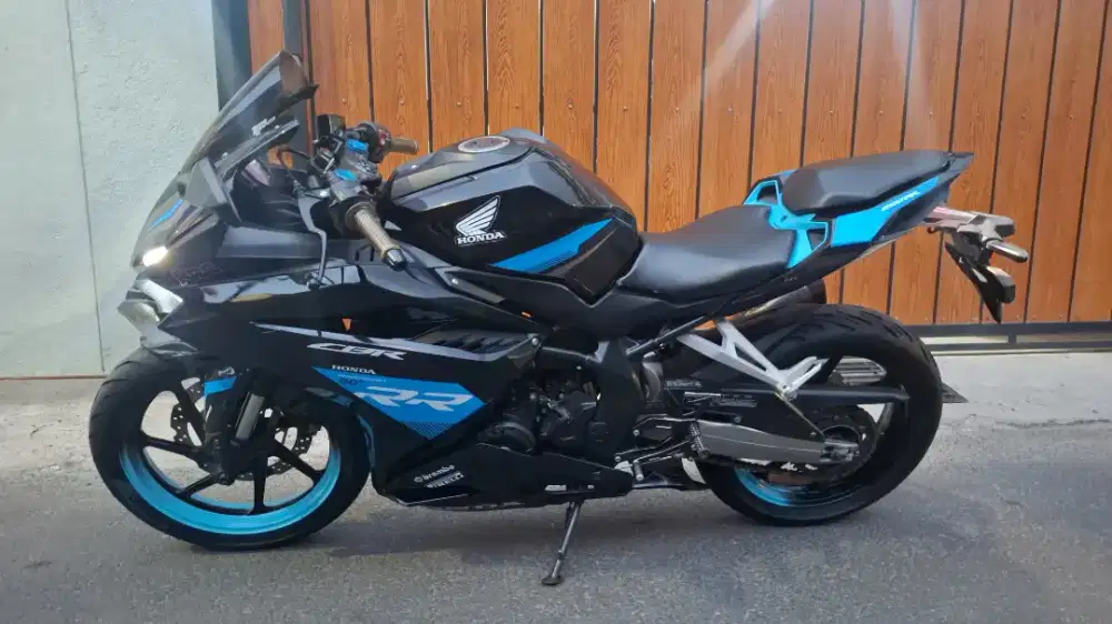 CBR250RR CBR 250RR 2021 MULUS PAJAK PANJANG MESIN SEHAT NORMAL