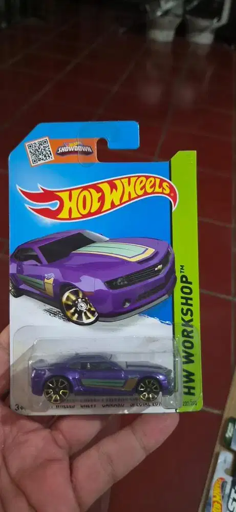 Hot Wheels '13 Chevy Camaro Special Edition