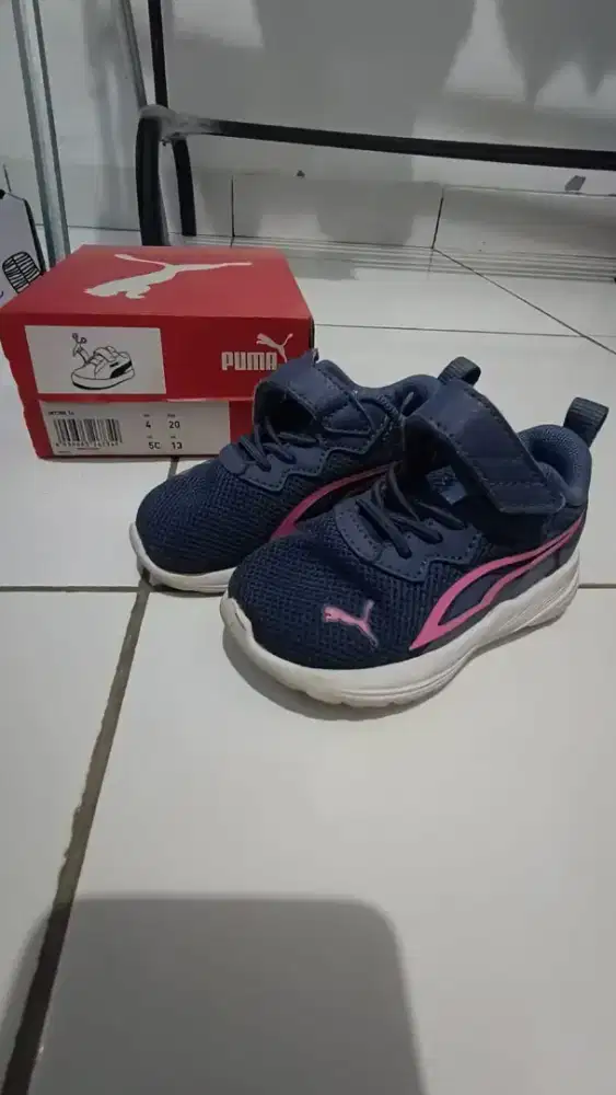 Sepatu anak cewek 1 tahun
