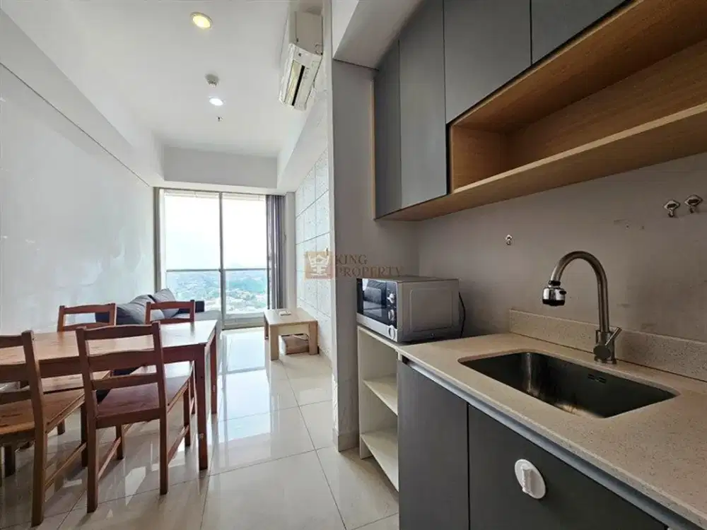 Dekat Mall TA & Central Park, Disewa 3BR Taman Anggrek Residences Partially Furnished Fasilitas Clubhouse, Gym, Kolam Renang, Sauna, Karaoke Room.
