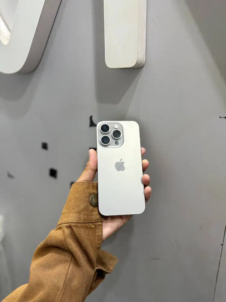 IPHONE 15 PRO 256 SECOND IBOX FULLSET ORI NORMAL