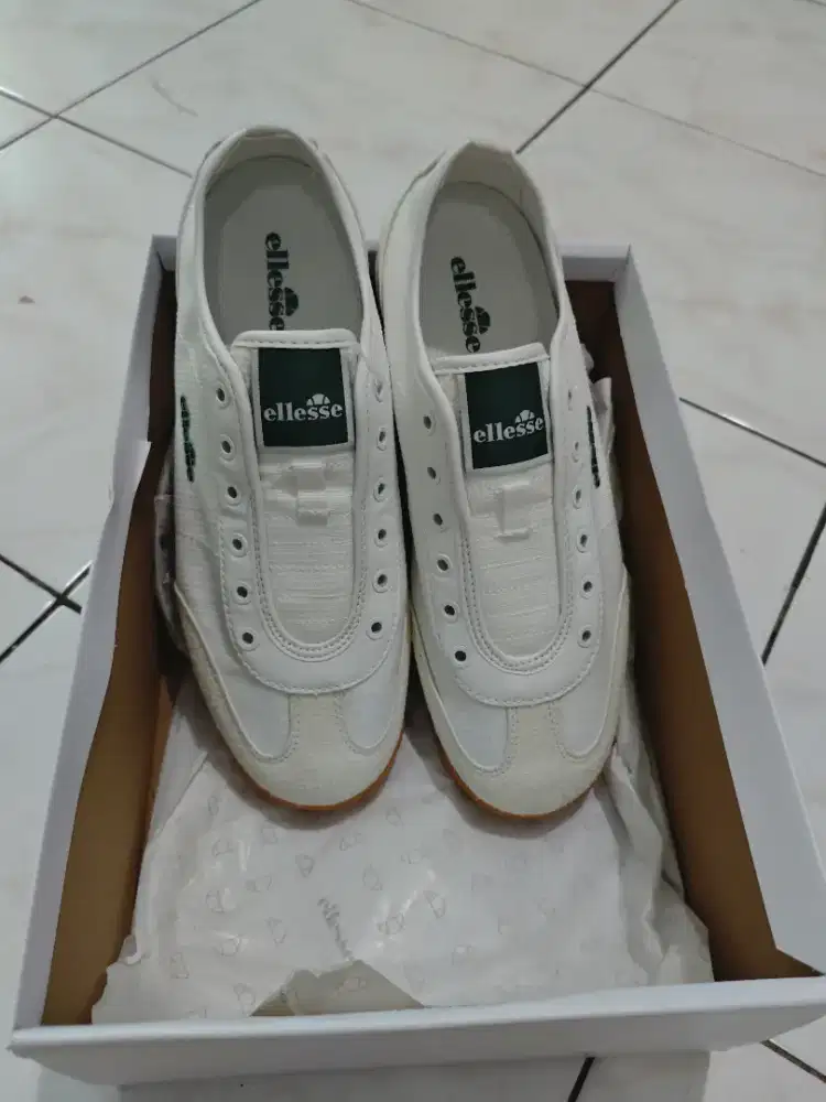 Baru size 39-40 ellesse  jual cepat