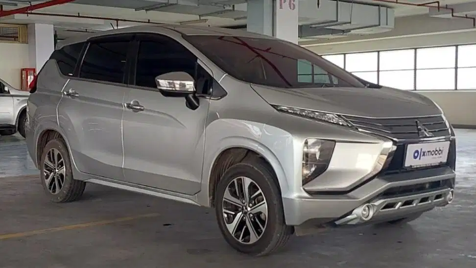DP MURAH Mitsubishi Xpander 1.5 Ultimate Bensin-AT 2019 Silver CBIZB