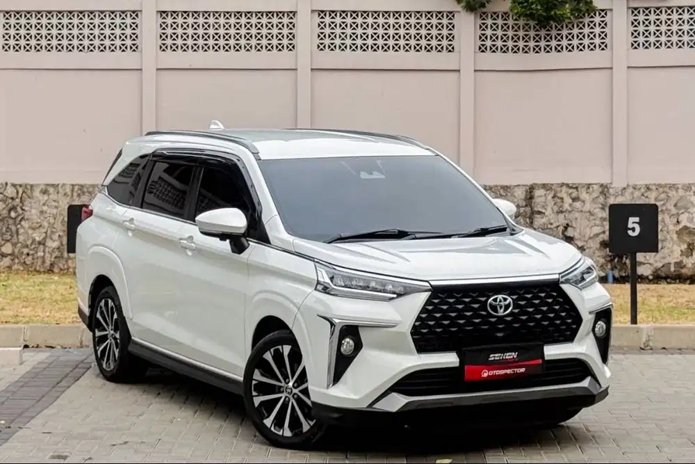 Toyota Veloz 1.5 Q 1.5Q TSS Toyota Safety Sense CVT Matic 2022 Putih