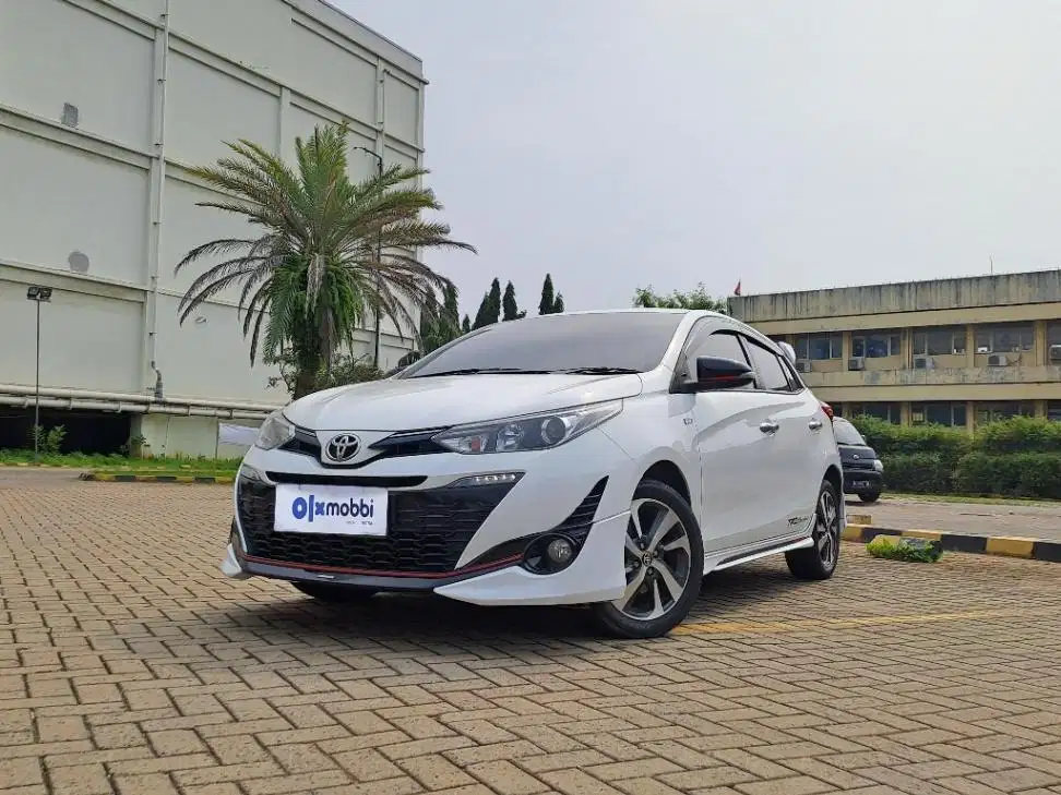 DP 9, JT Toyota Yaris 1.5 TRD Sportivo Bensin-AT Putih 2020