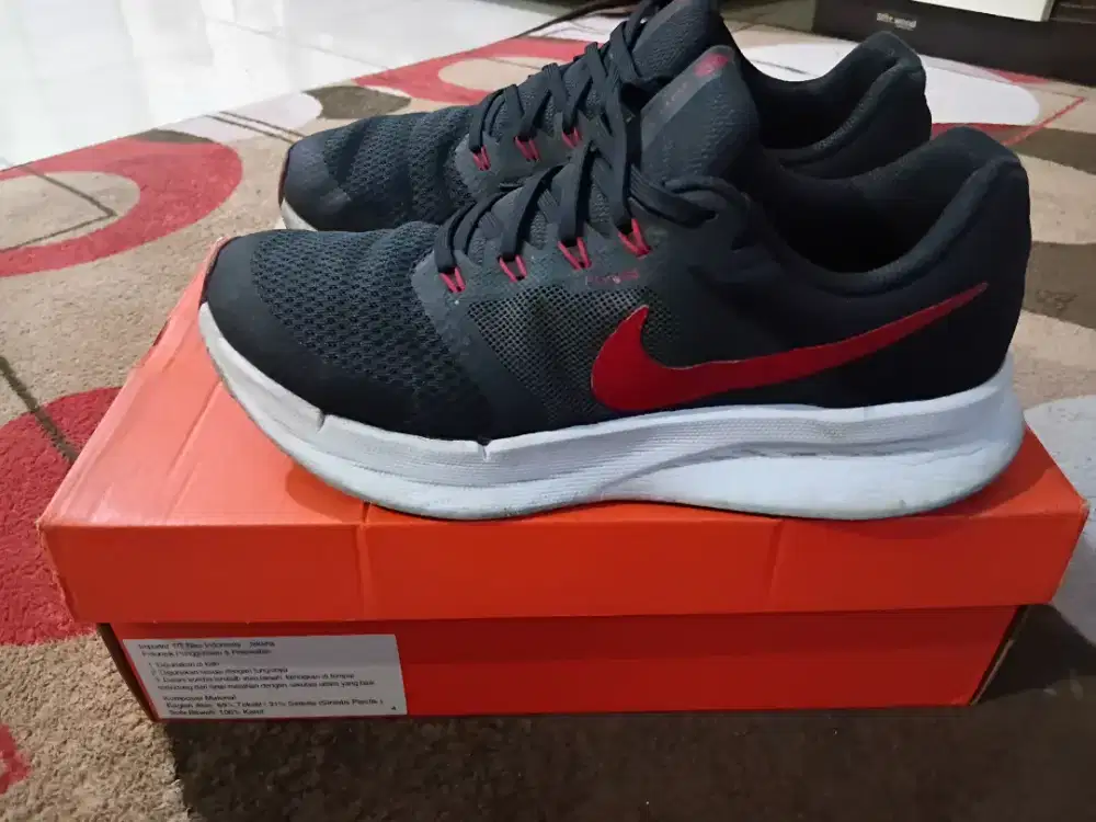 NIKE RUN SWIFT 3