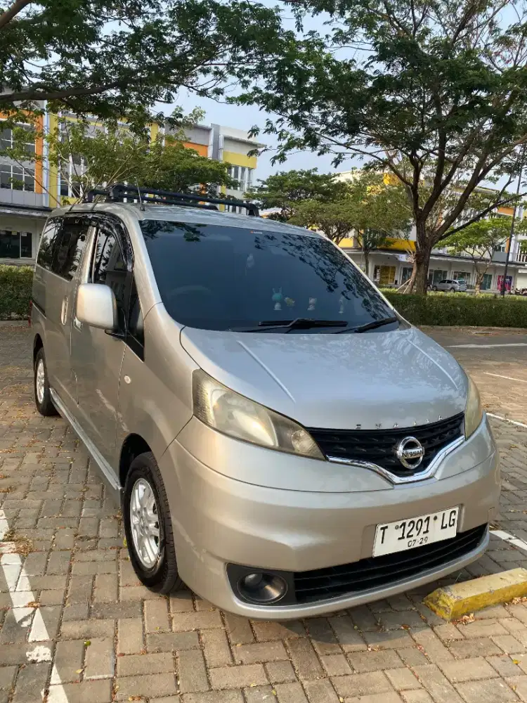 Nissan Evalia 1.5 AT