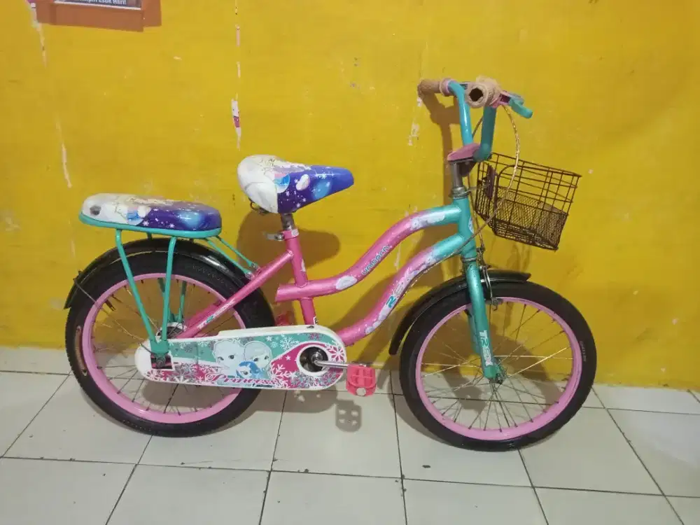 SEPEDA ANAK CEWEK UKURAN 18 KOKOH SIAP PAKAI