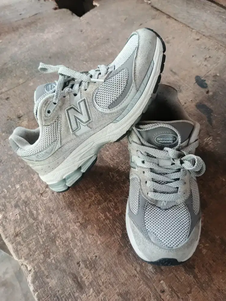Jual Sepatu new balance 2002r original size 37 bisa kirim bayar cod