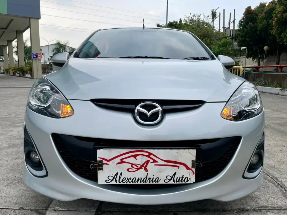 Mazda 2 2014 R AT Silver KM 50k record Tgn 1 dr baru
