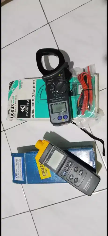 Dijual Ampere meter dan pengukur suhu