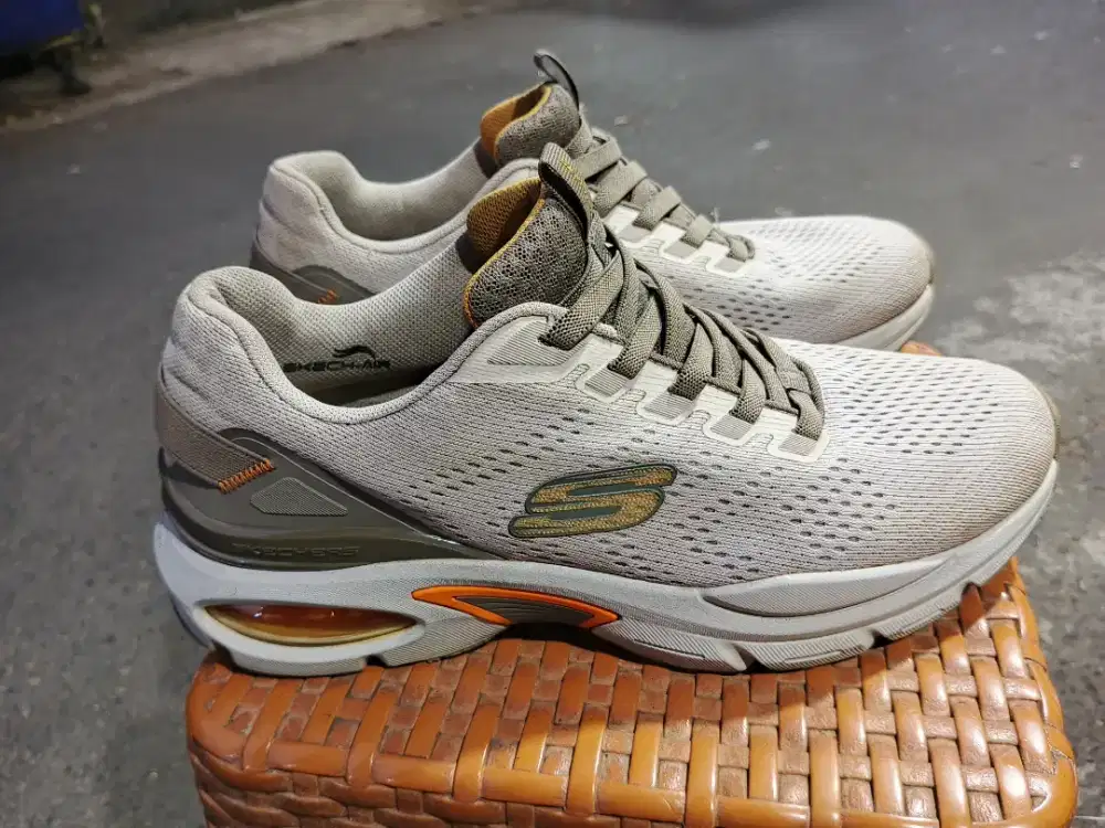 Jual Sepatu Skechers original size 45 bisa kirim bayar cod d tempat