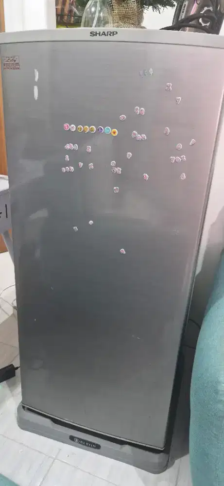 Kulkas / Freezer 1 Pintu SHARP Silver