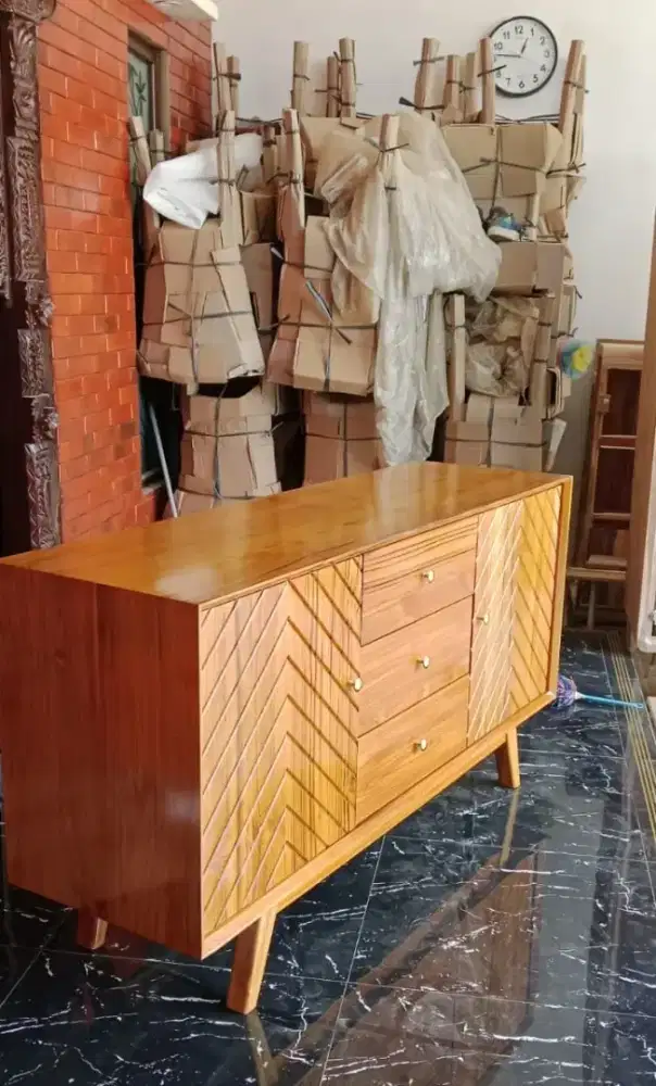 Meja kabinet kantor jati