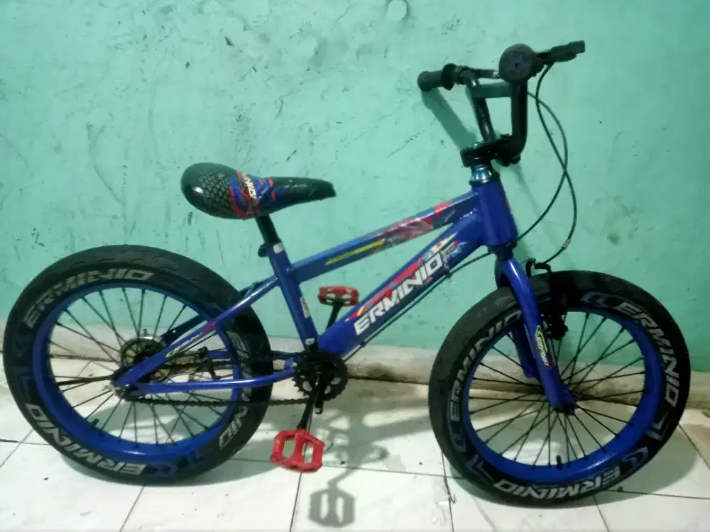Dijual sepeda BMX merk ERMINIO ring 18 kondisi msih bagus Keker normal