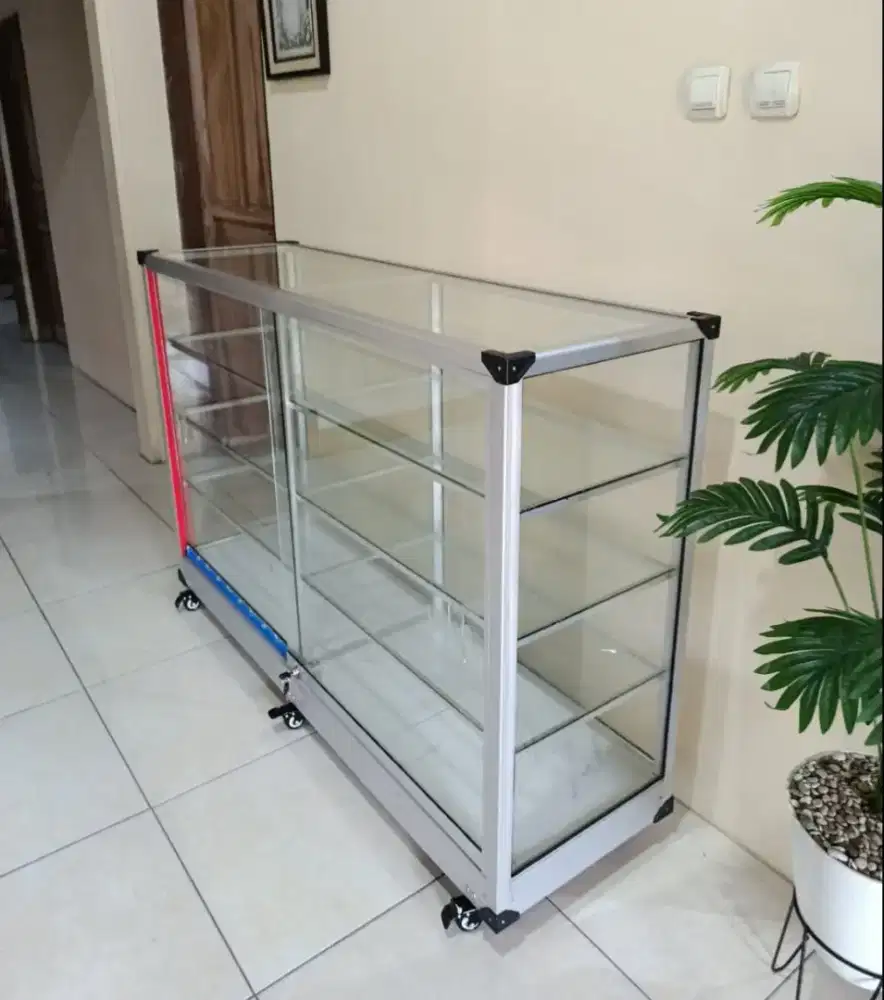 Etalase toko semarang