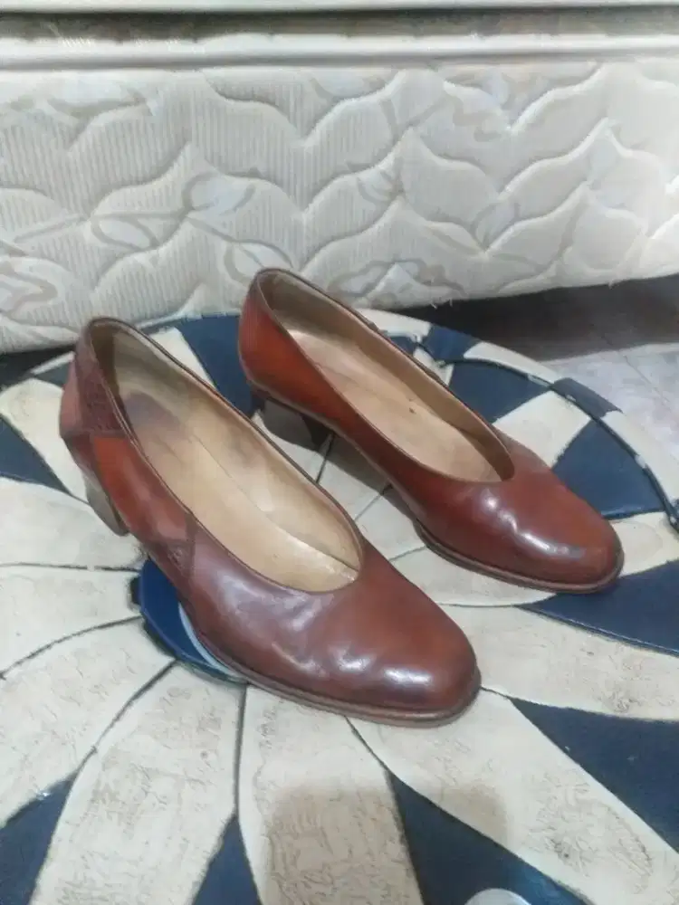 Sepatu Kulit OOGL uk 39/38 Klasik
Original