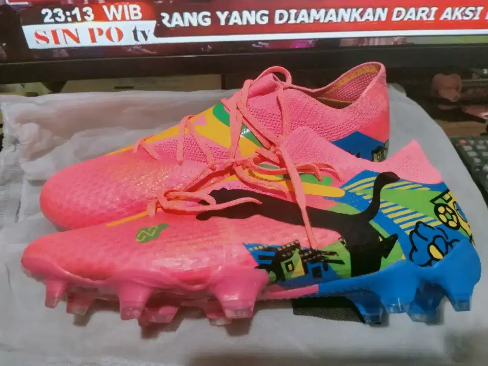 sepatu bola puma